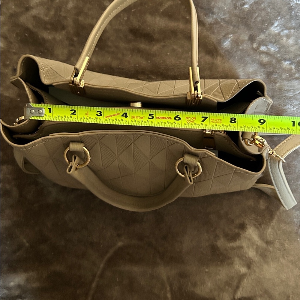 Elegant Vegan Tan Tote Bag - Picture 9 of 11